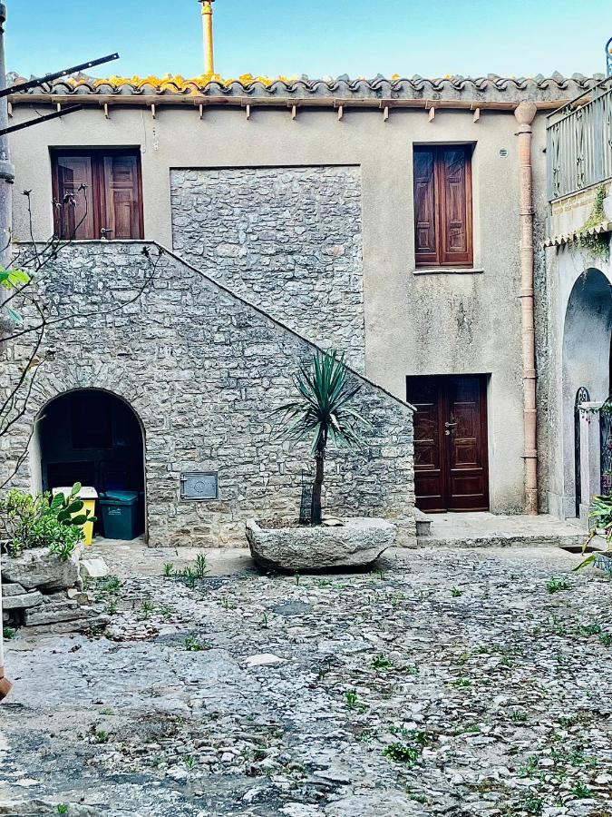 Апартаменты Cortile Padre Vincenzo Эриче Экстерьер фото